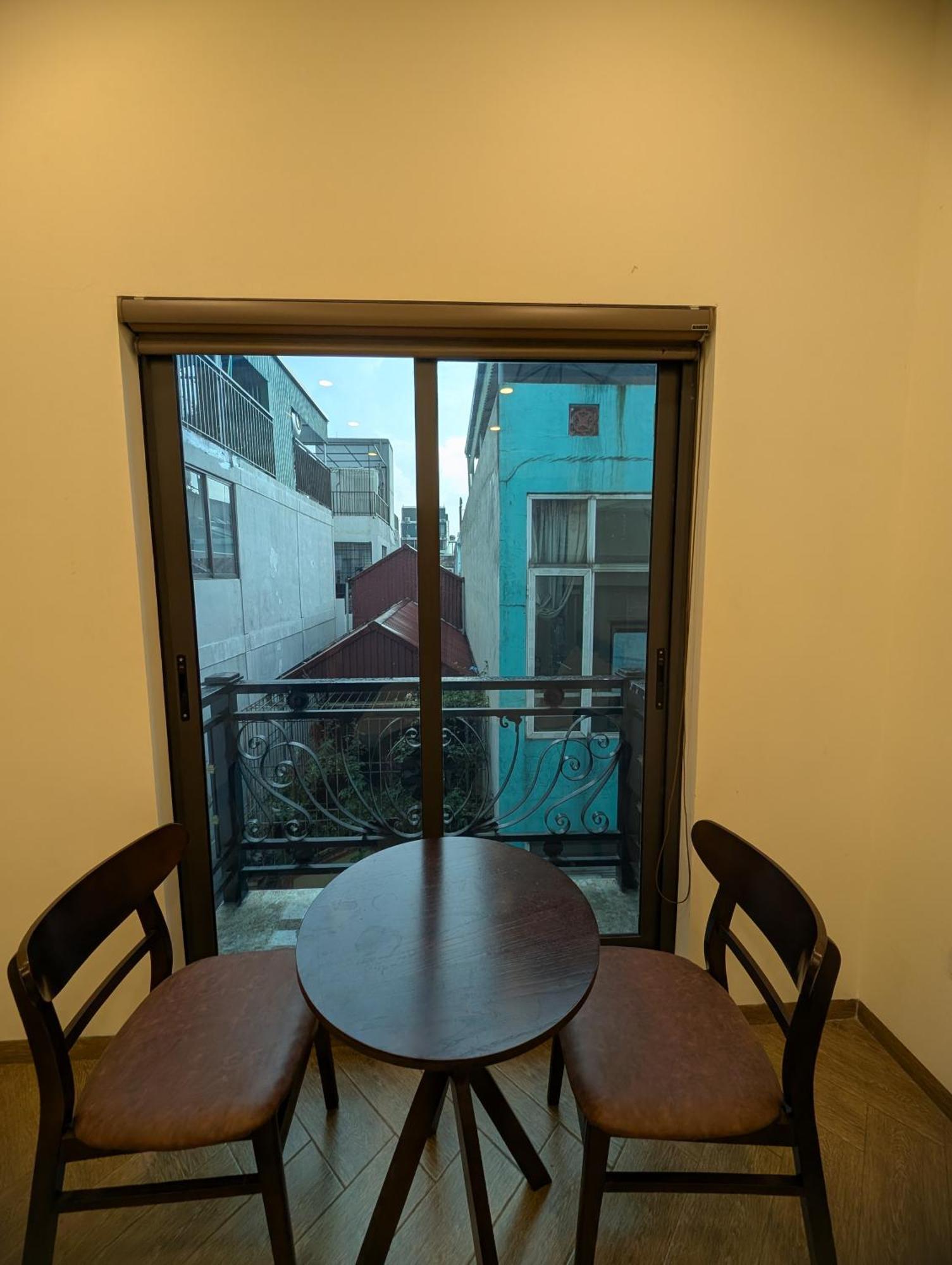 Era Apartment 158 Nguyen Khanh Toan Ханой Экстерьер фото