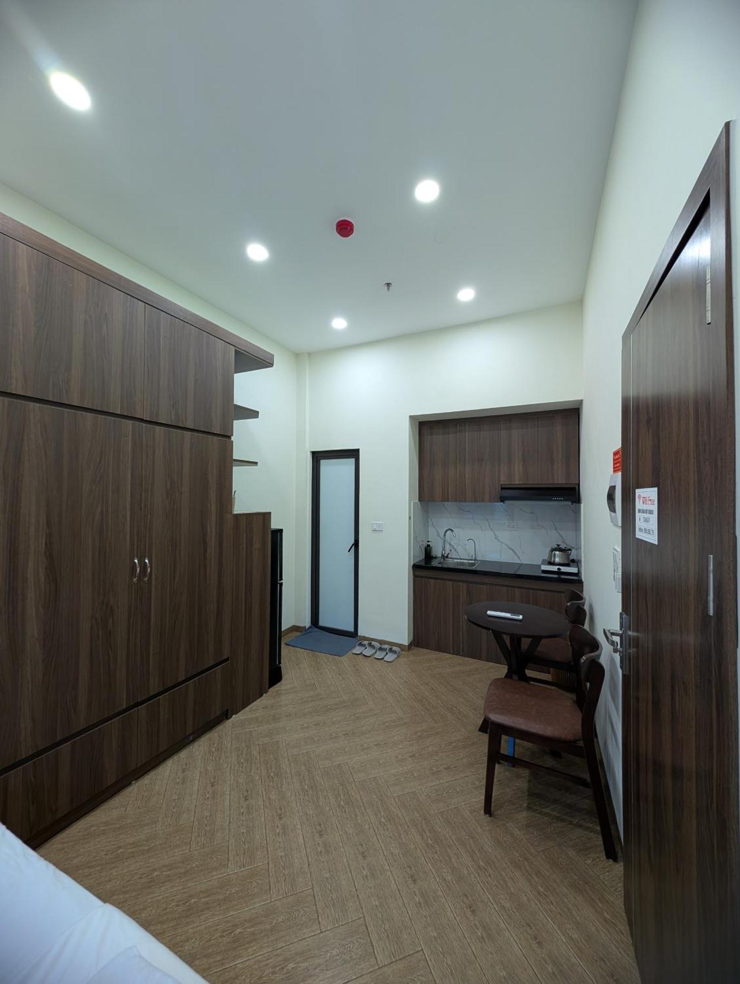 Era Apartment 158 Nguyen Khanh Toan Ханой Экстерьер фото