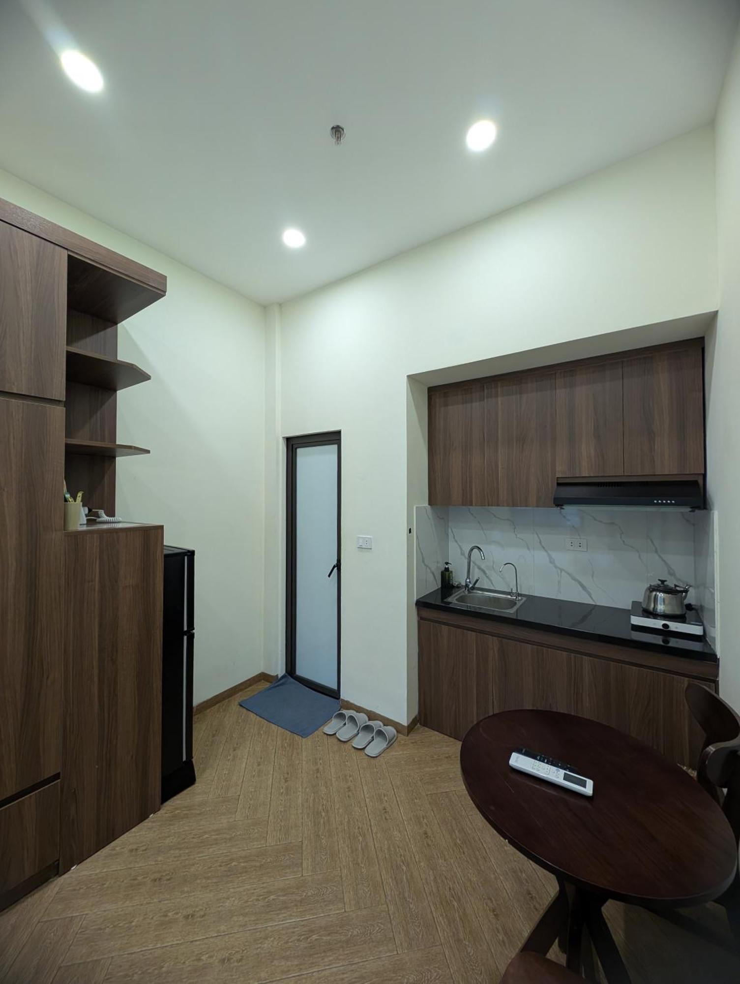 Era Apartment 158 Nguyen Khanh Toan Ханой Экстерьер фото