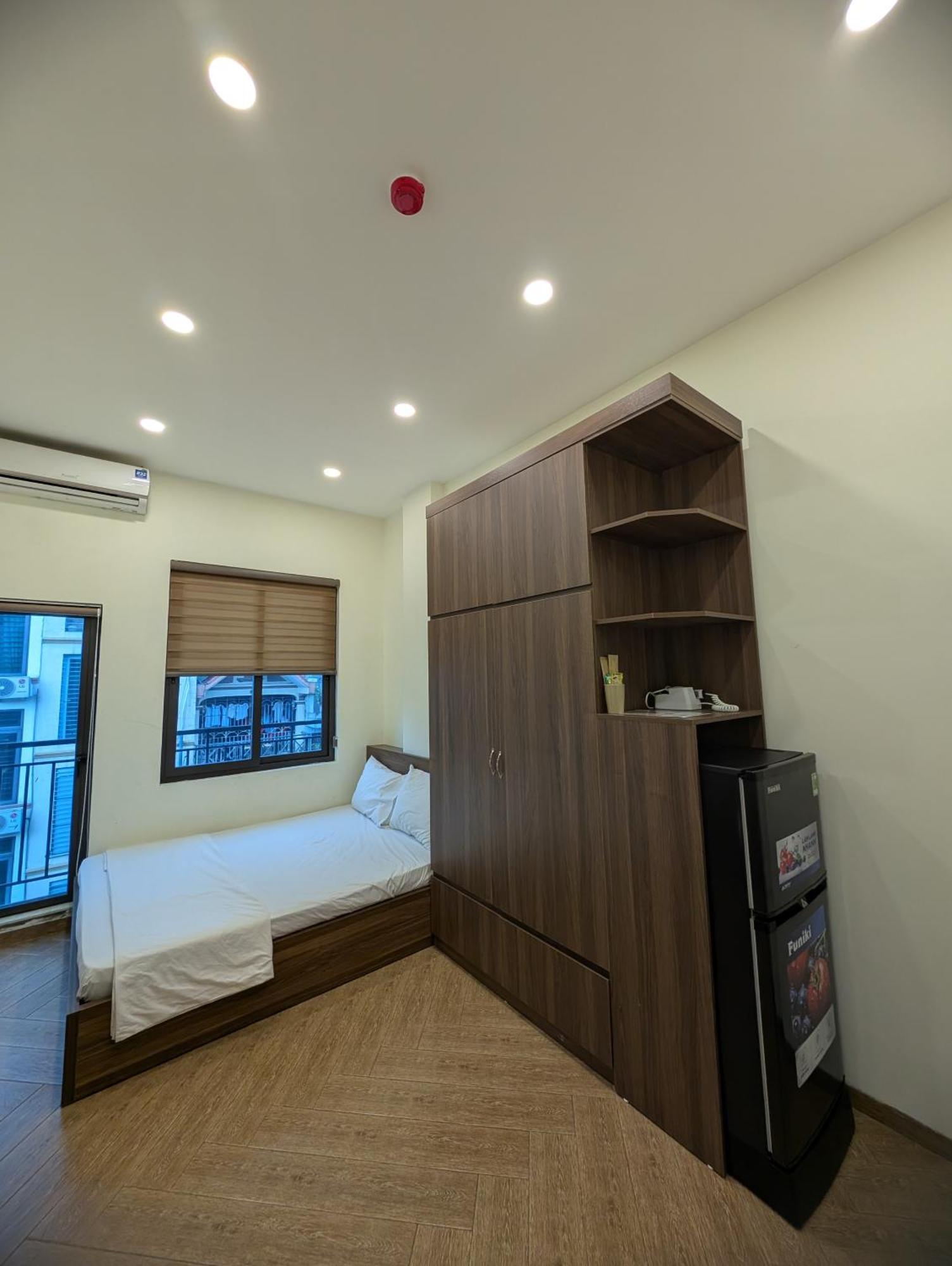 Era Apartment 158 Nguyen Khanh Toan Ханой Экстерьер фото