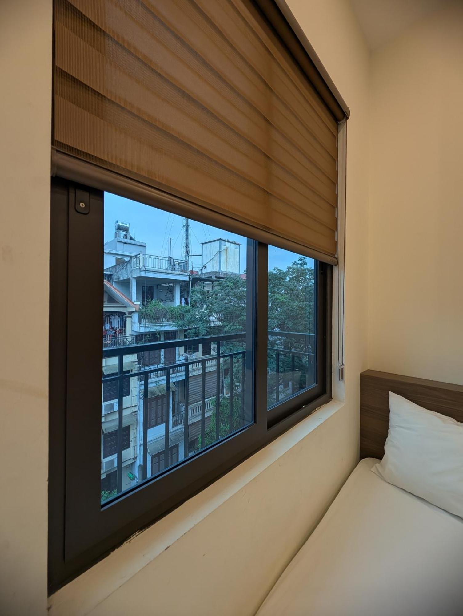 Era Apartment 158 Nguyen Khanh Toan Ханой Экстерьер фото