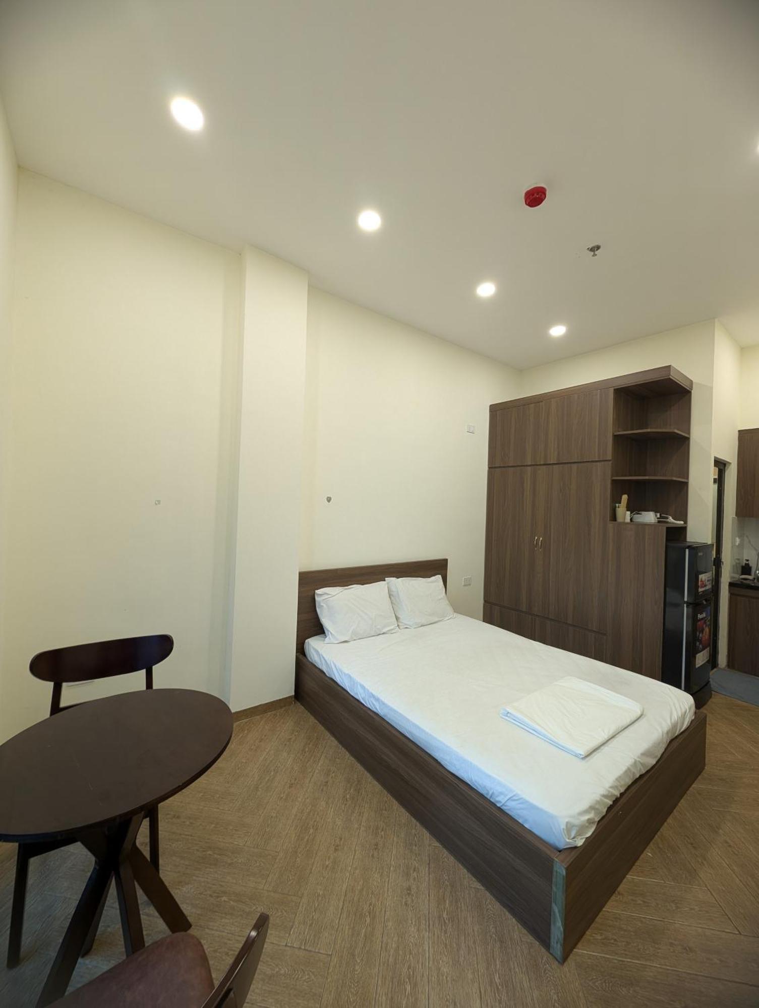 Era Apartment 158 Nguyen Khanh Toan Ханой Экстерьер фото